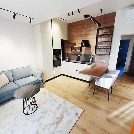 New Ana Design City Center Apartments Пула Экстерьер фото