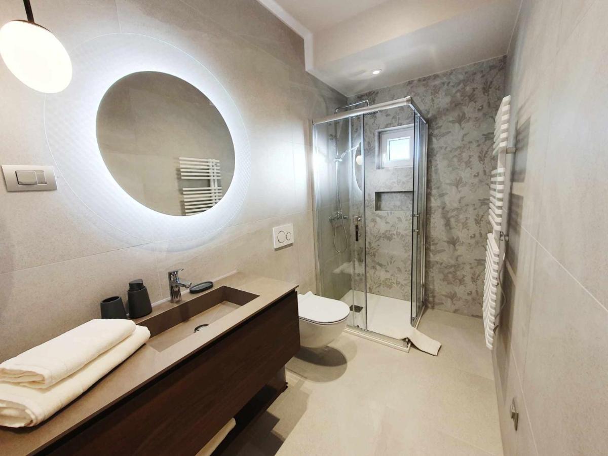 New Ana Design City Center Apartments Пула Экстерьер фото