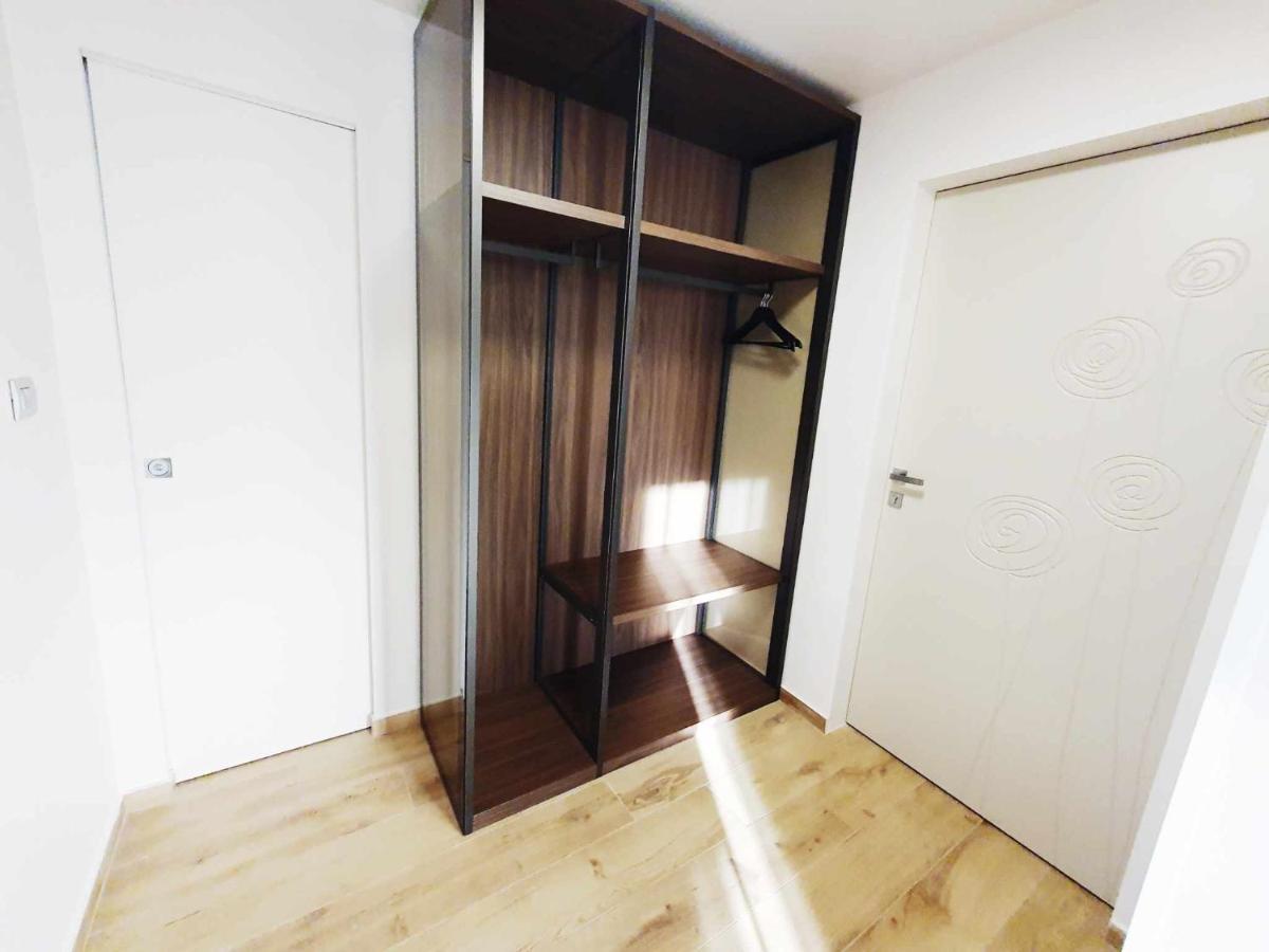 New Ana Design City Center Apartments Пула Экстерьер фото