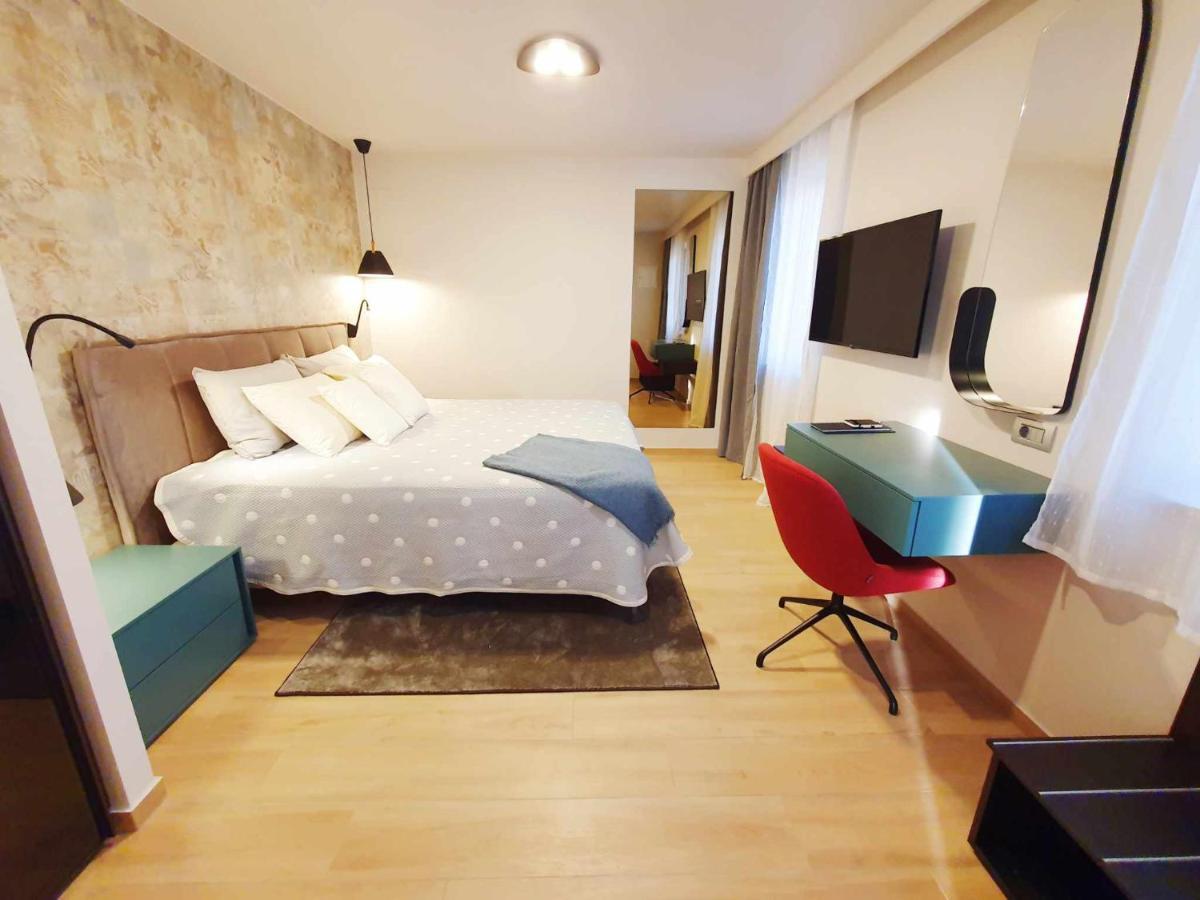New Ana Design City Center Apartments Пула Экстерьер фото