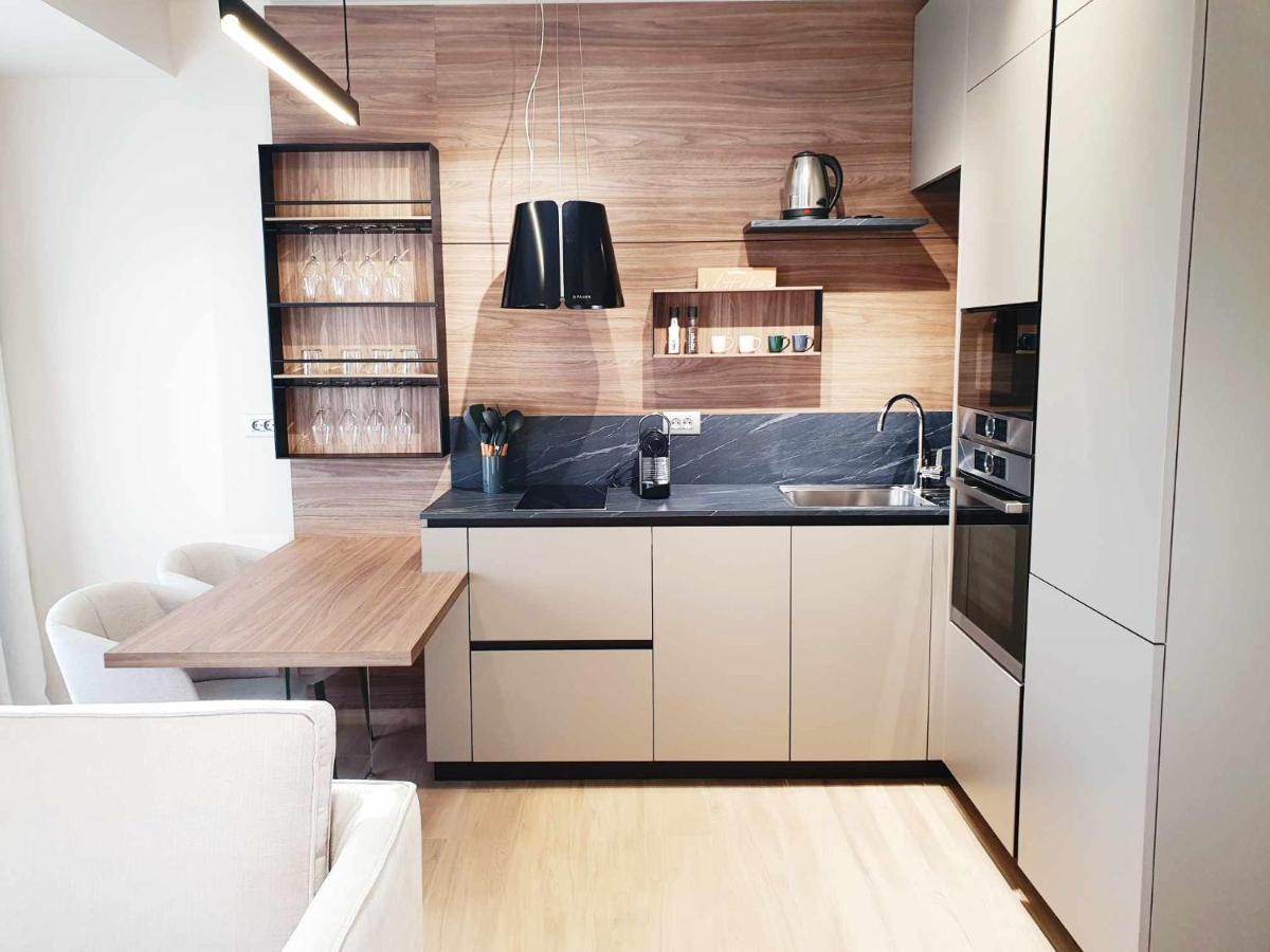 New Ana Design City Center Apartments Пула Экстерьер фото