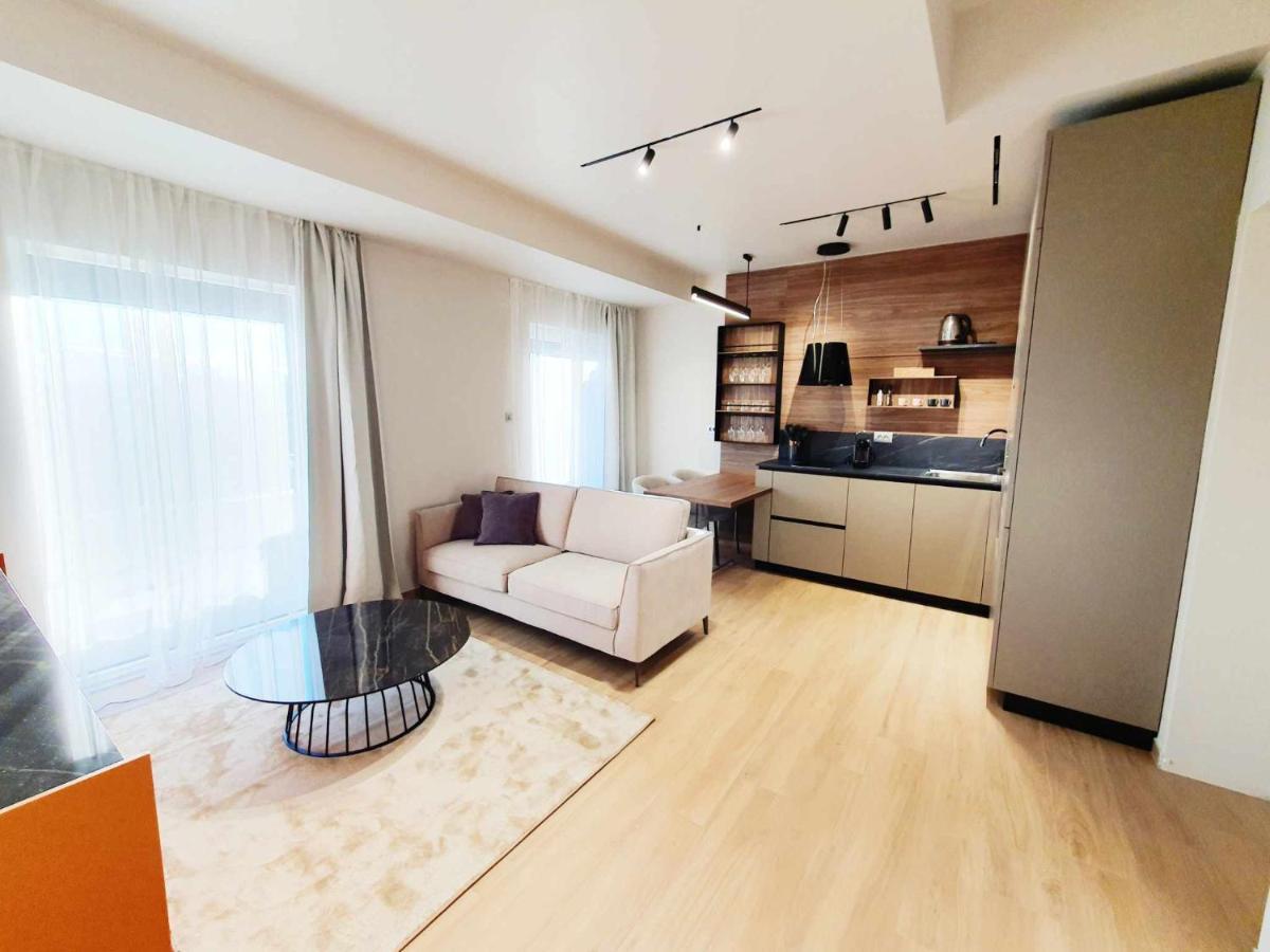 New Ana Design City Center Apartments Пула Экстерьер фото